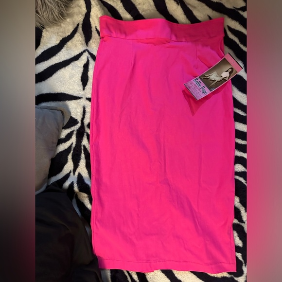 Bettie Page Hi-Times Classic Pencil Skirt: Hot Pink - Size L - Picture 2 of 2